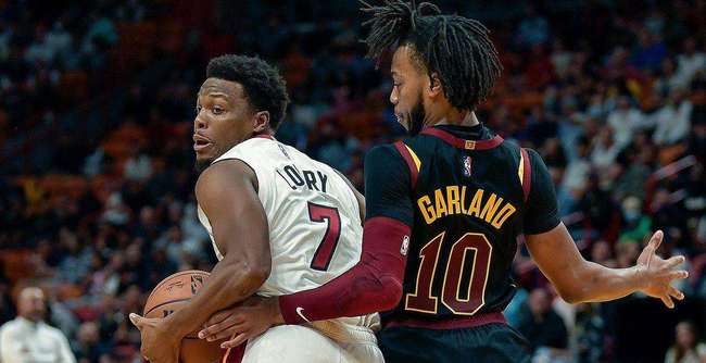 在低谷期依 在低谷期依