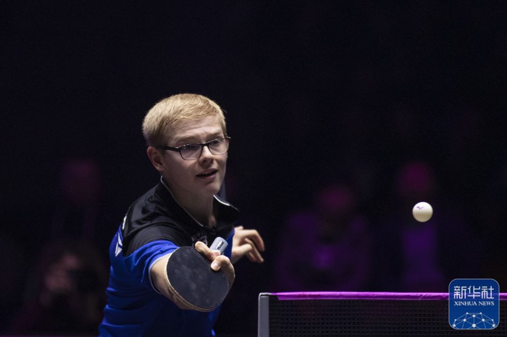 他的表现不 他的表现不